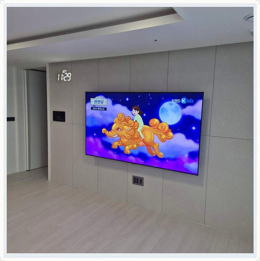 도봉구 벽걸이TV 시공 참고 이미지 3 86인치 고정형 또는 각도형 브라켓 적합성 벽걸이 거치대 선정리 사진