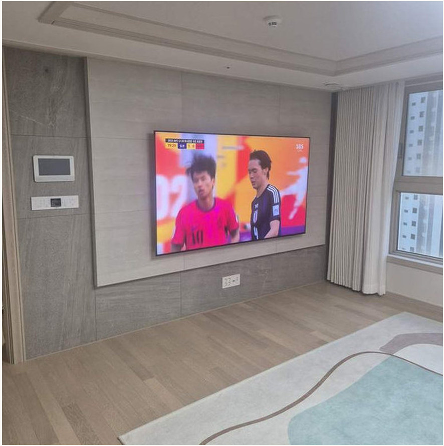 강서구 벽걸이TV 시공 참고 이미지 2 83인치 고정형 또는 각도형 브라켓 적합성 벽걸이 거치대 선정리 사진