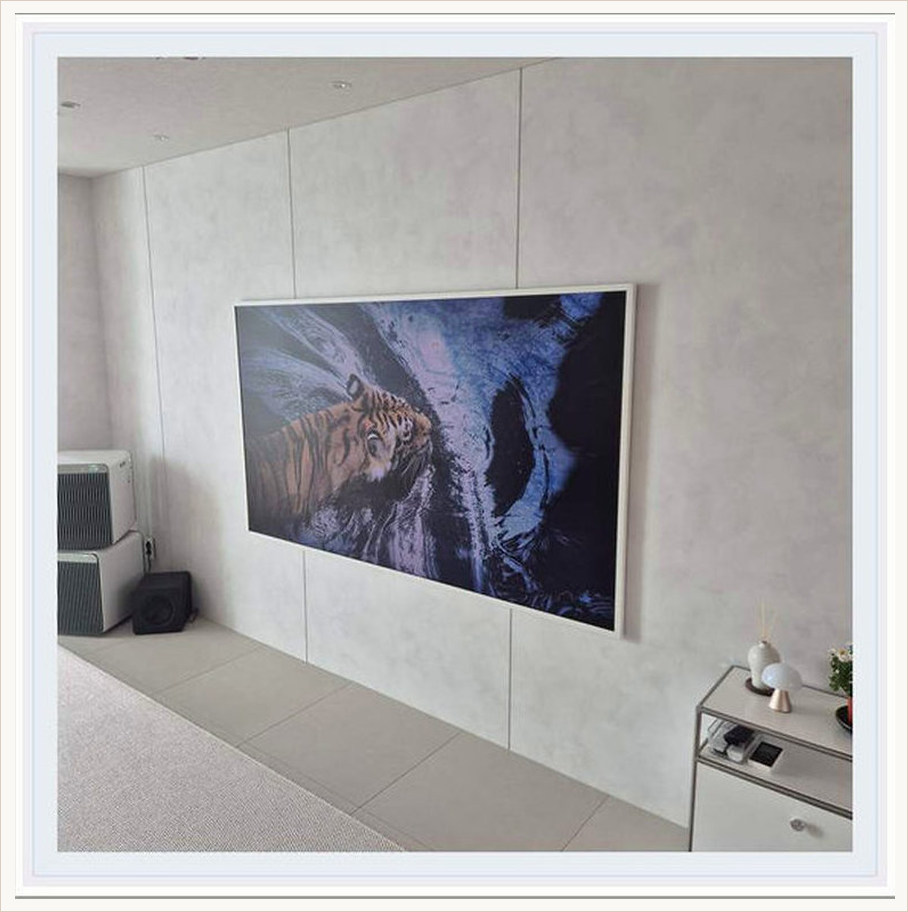 평택시 벽걸이TV 시공 참고 이미지 2 75인치 TV 무게와 기존 거치대 재사용 벽걸이 거치대 선정리 사진